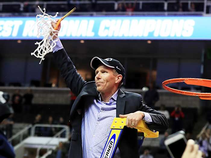 mark-few-cuts-down-nets-final-four.jpg